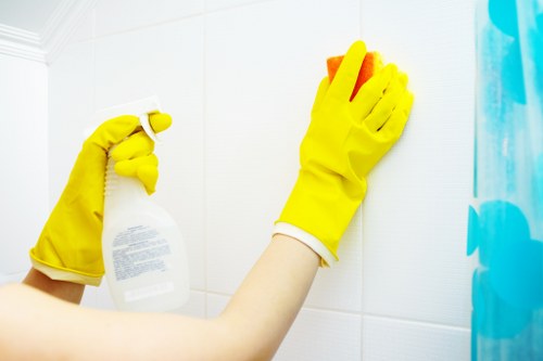 Detailed kitchen and bathroom end of tenancy cleaning in Watford